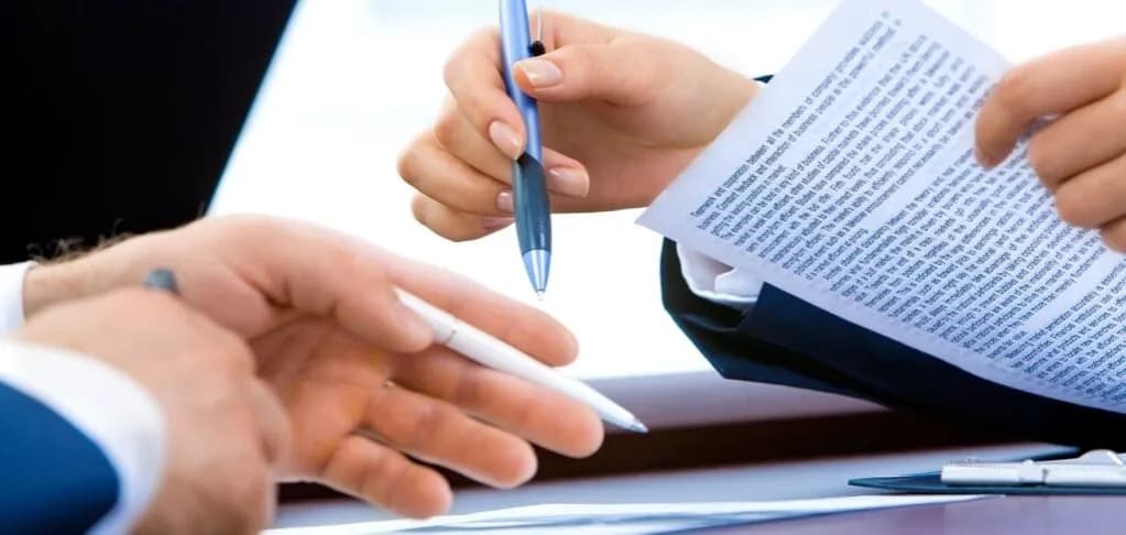 Jak poprawnie sformułować zapis w umowie najmu o świadectwie energetycznym?