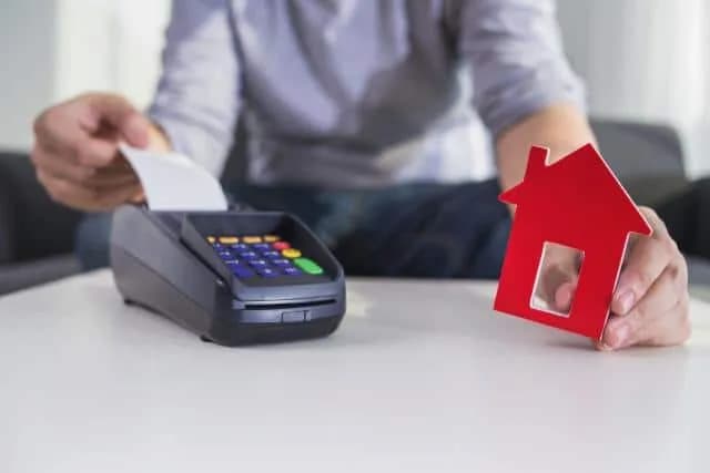 Czy u notariusza można płacić kartą? Sprawdź dostępne opcje płatności