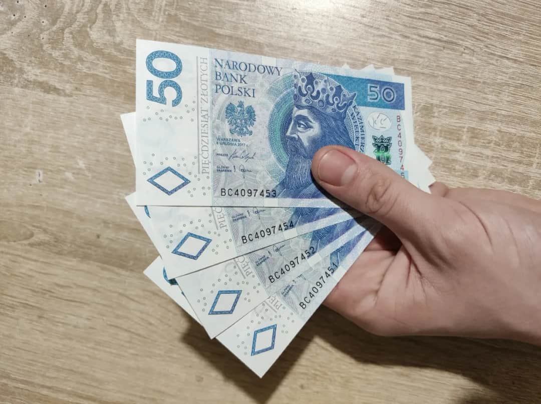 Becikowe: Sprawdź, do kiedy musisz złożyć wniosek, aby nie stracić wsparcia