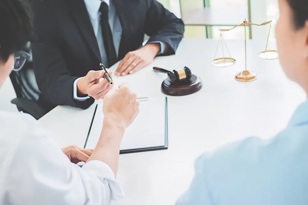 Jak się zwracać do notariusza, aby uniknąć faux pas w rozmowie