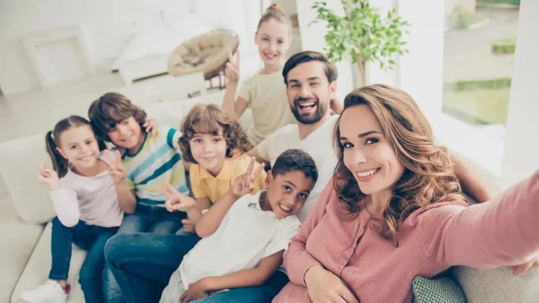 Czy rodzina zastępcza jest opiekunem prawnym? Poznaj kluczowe różnice